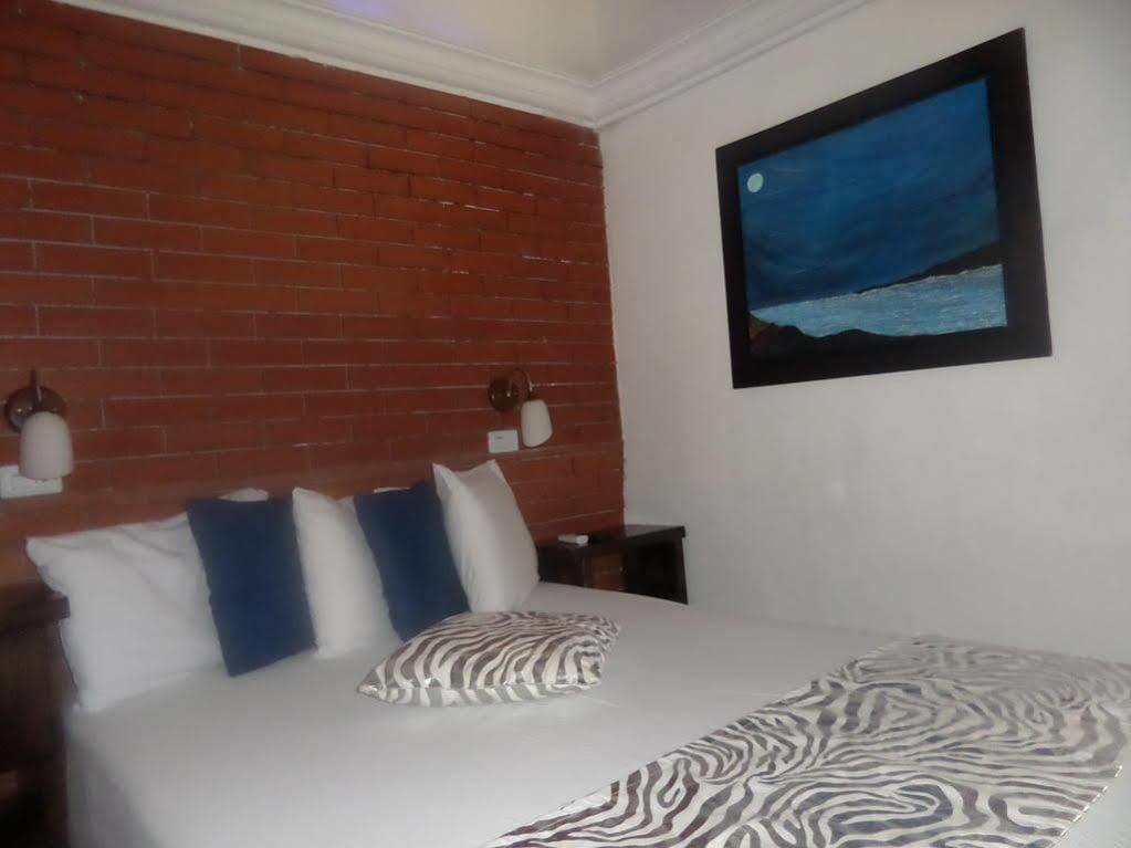 Casa Abril 3*