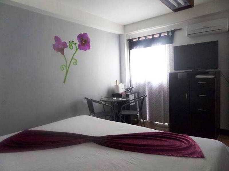 Casa Abril Hotel