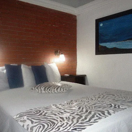 Casa Abril Hotel
