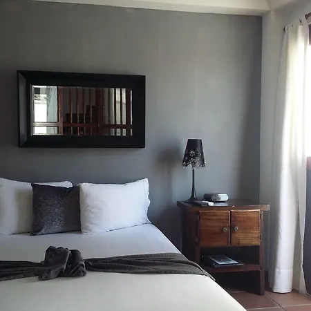 Casa Abril Hotel