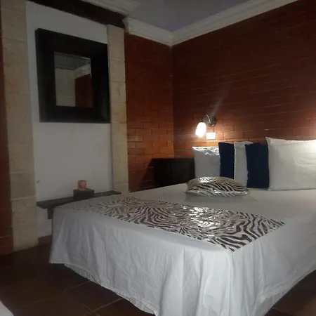 Casa Abril Hotel 3*