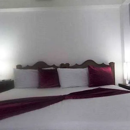 Casa Abril Hotel