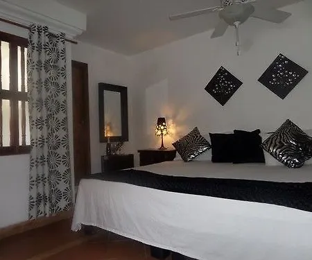 Hotel Casa Abril 3*