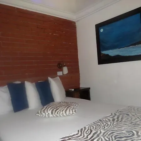 Casa Abril 3*